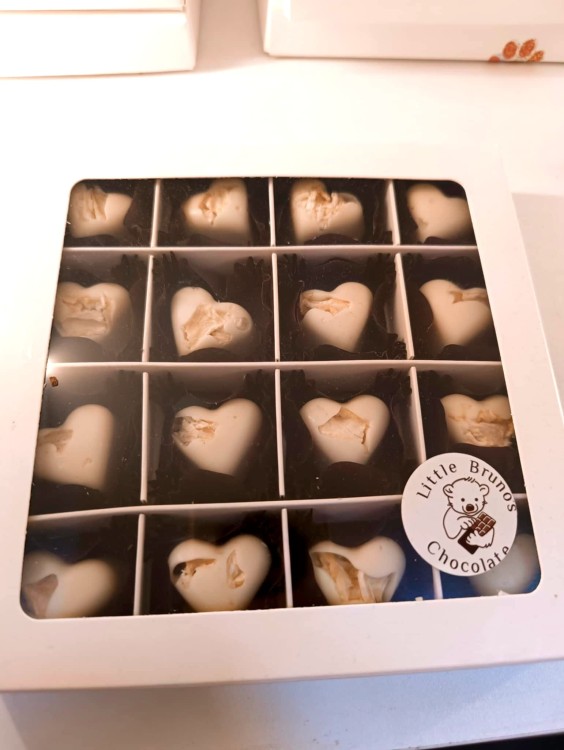 Czekoladki serca z ananasem - Czekolada biała z ananasem 160g